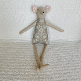 18" Sand Wildflower Mouse in Gray