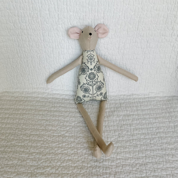 18" Sand Wildflower Mouse in Blue