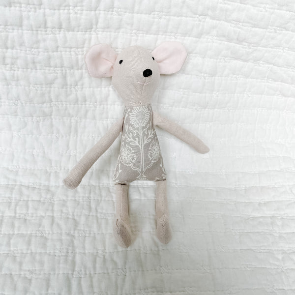 8" Sand Wildflower Mouse in Gray